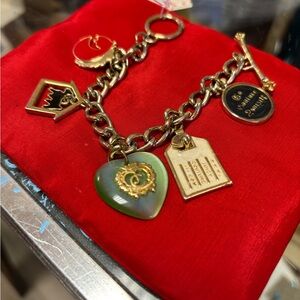 RARE Y2K 🍒🍒 Juicy Couture Gold-Tone Charm Bracelet with Green Heart Charm
